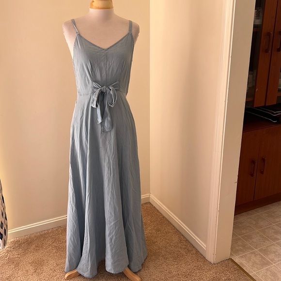 Lost + Wander Dresses & Skirts - New! Lost and Wander small chambaray dress.